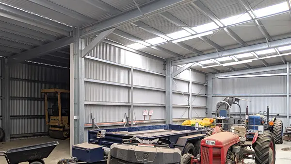 equipment feed storage 16 600x400px