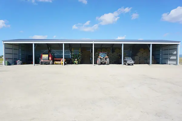 equipment feed storage 7 600x400px