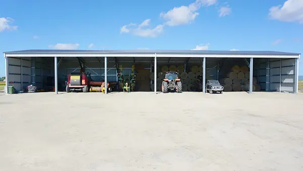 equipment feed storage 7 600x400px