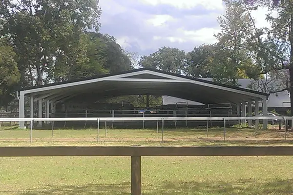 horse stable 10 600x400px