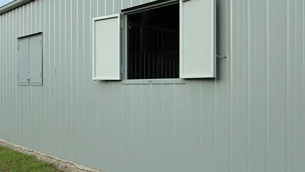 horse stable 12 600x400px