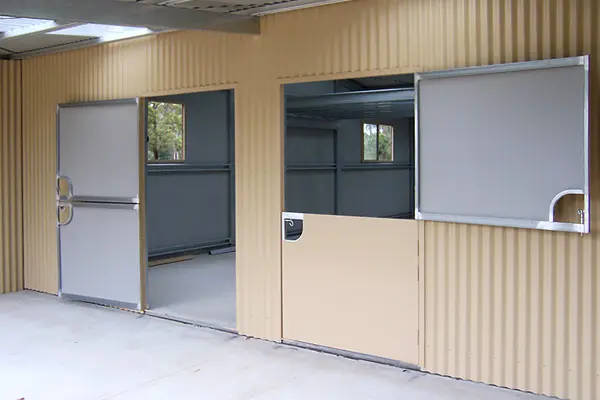 horse stable 17 600x400px