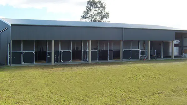 horse stable 6 600x400px