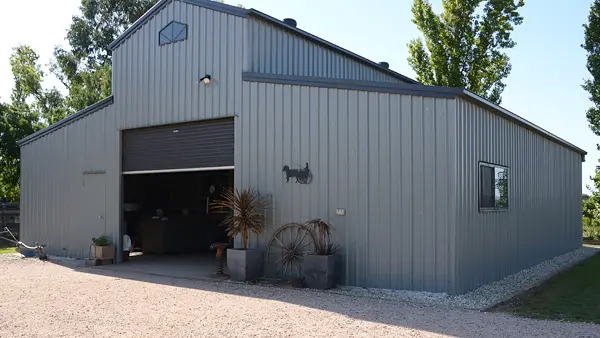 horse stable 8 600x400px